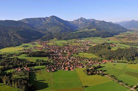 Platzhalter 1 Luftbild Bergen Sommer