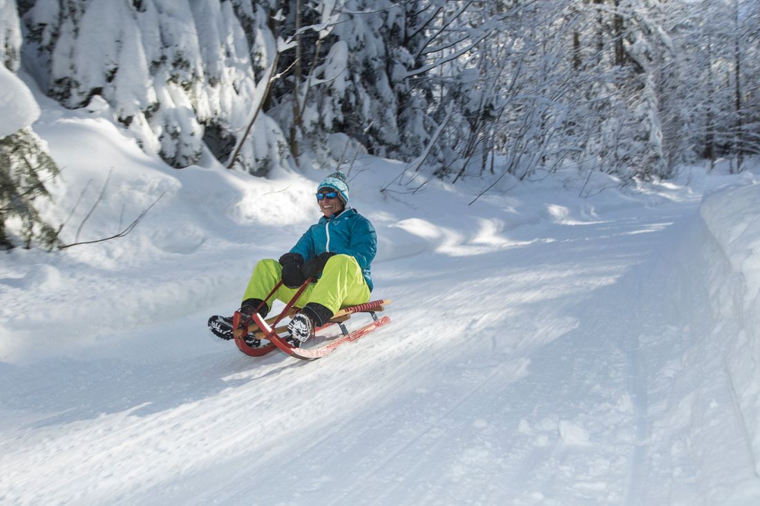 inzell-winter-leute-rodeln-aktiv07_ff
