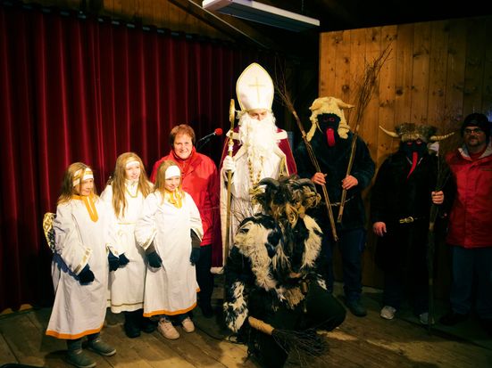 © Stadt TS - Nikolaus mit Engerl