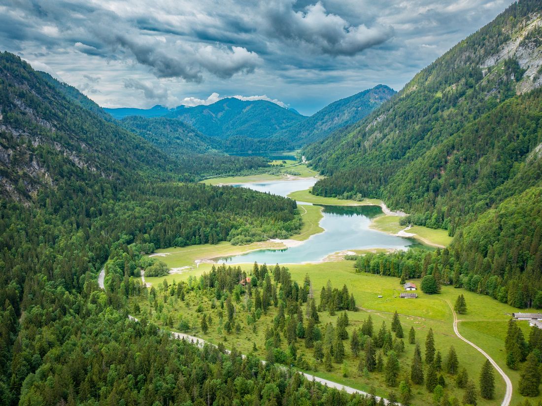 Blick auf das Drei-Seen-Gebiet zwischen Reit im Winkl und Ruhpolding im Sommer