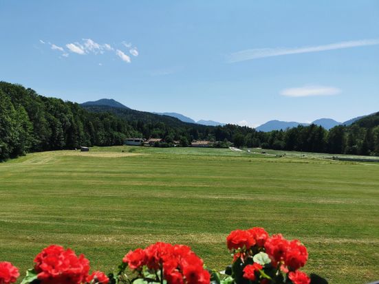 Ferienwohnungen am Alpenrand Ausblick vom Balkon