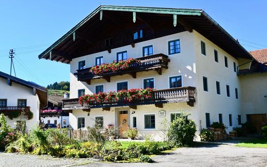 Bauernhaus von Osten