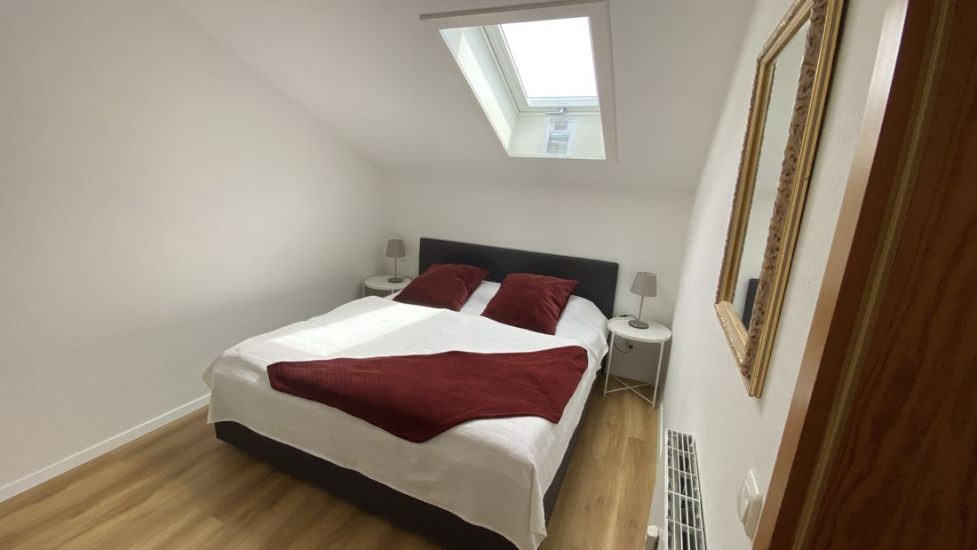 Schlafzimmer groß Bett