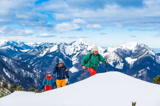 Blick auf Hochfelln (rechts) und Hochgern