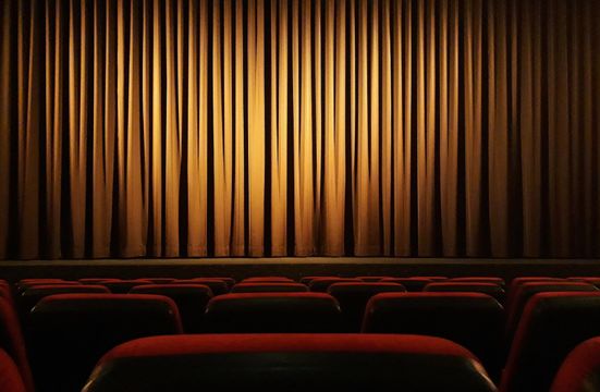 movie-theater-4609877_1920_12_12_2_6