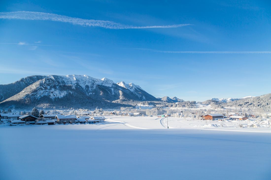Blick auf Inzell und die Chiemgauer Alpen
