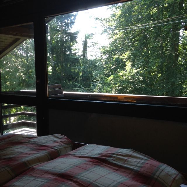 Schlafzimmer mit Panoramafenster